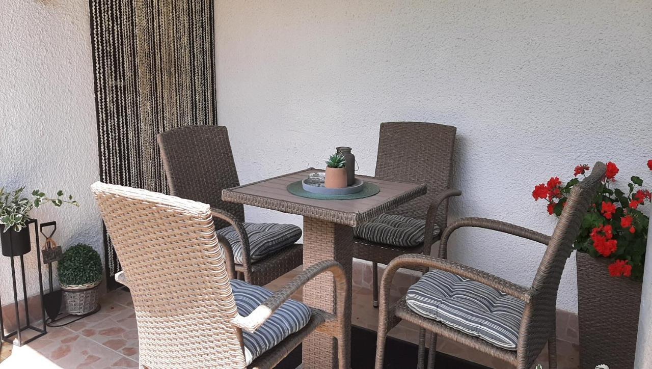 Apartment Amigo Sirova Katalena Buitenkant foto