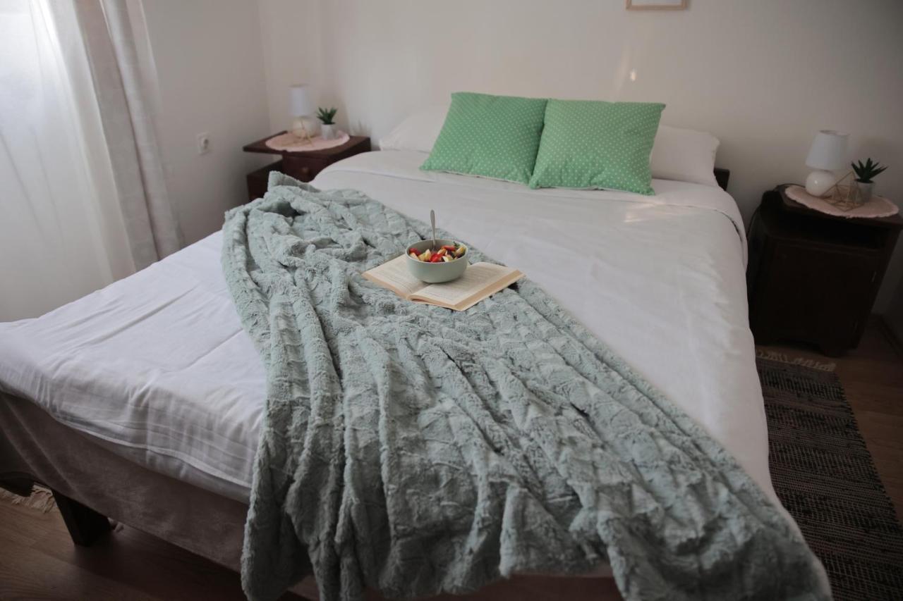 Apartment Amigo Sirova Katalena Buitenkant foto